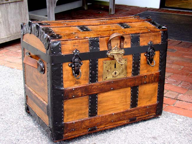 A fine late 19th century American "Half-Size" Steamer Trunk with oak slates circa 1880